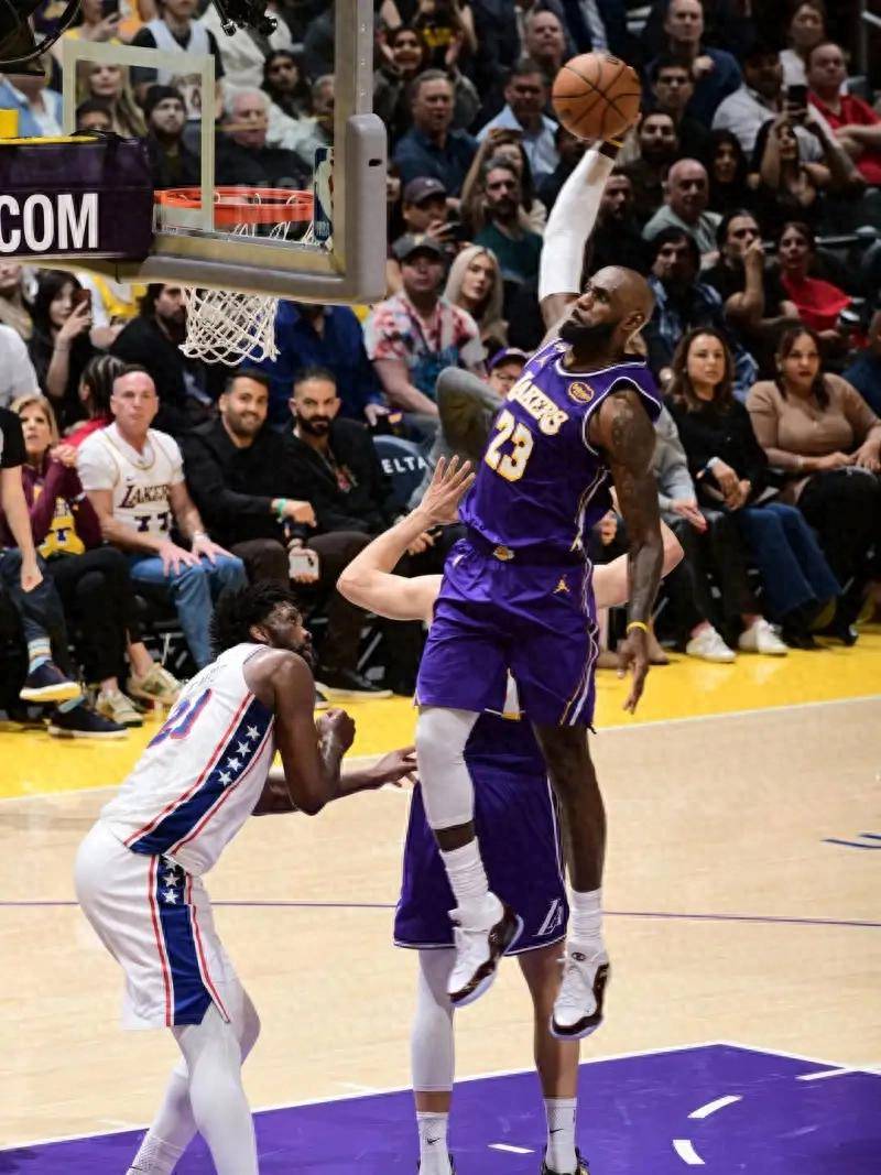 Kaiyun-詹姆斯迎来七赛季高光表现，中国队球迷沸腾！的简单介绍